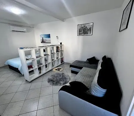 Apartma B & O דירה *